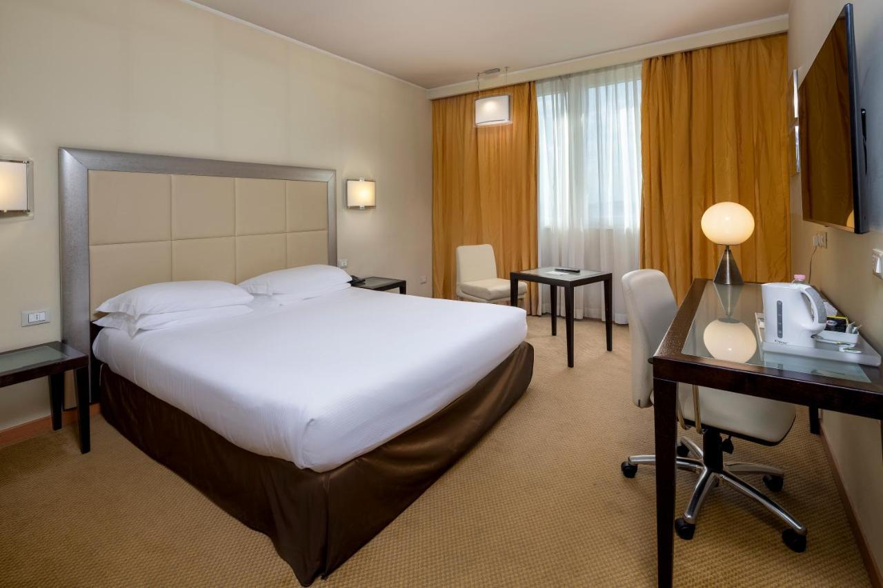 Hotel Crowne Plaza By Ihg 4*