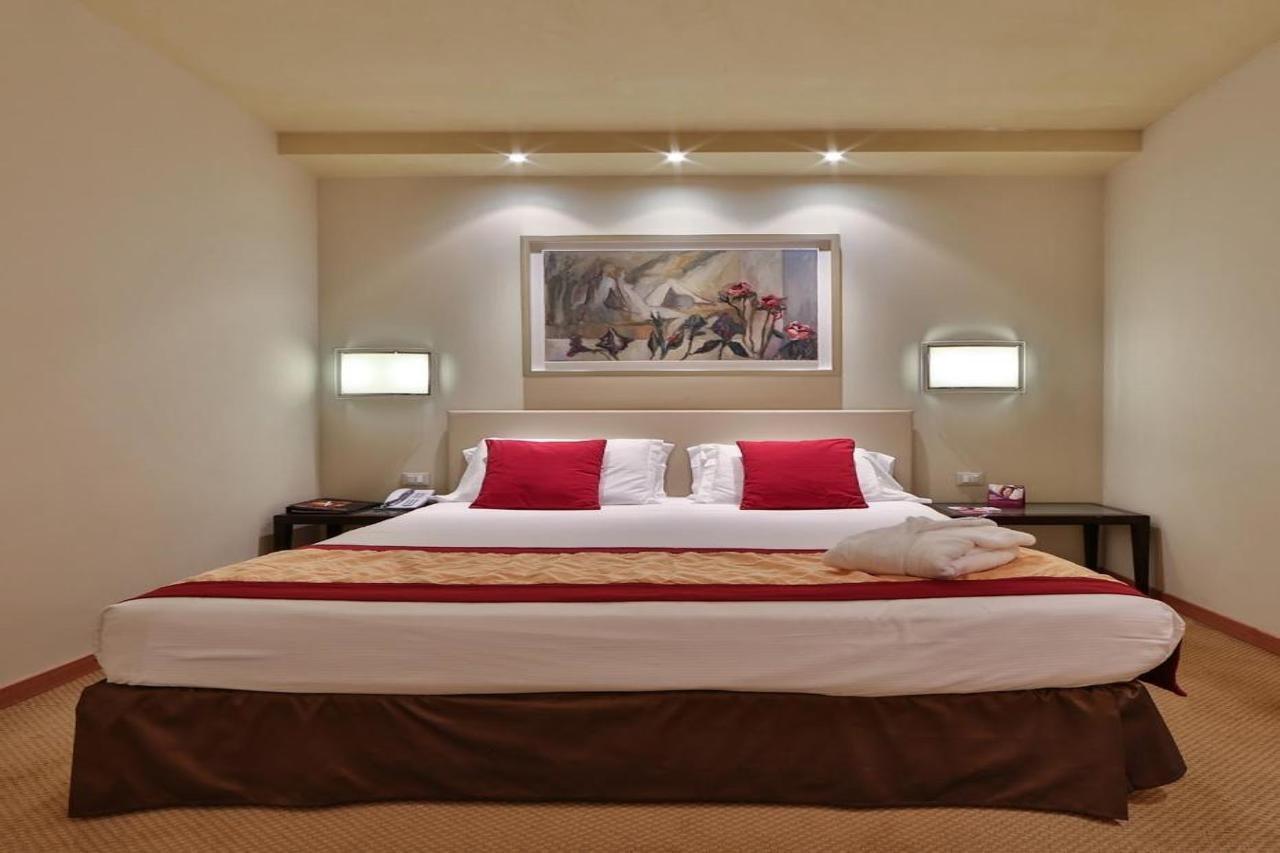 Crowne Plaza By Ihg 4*