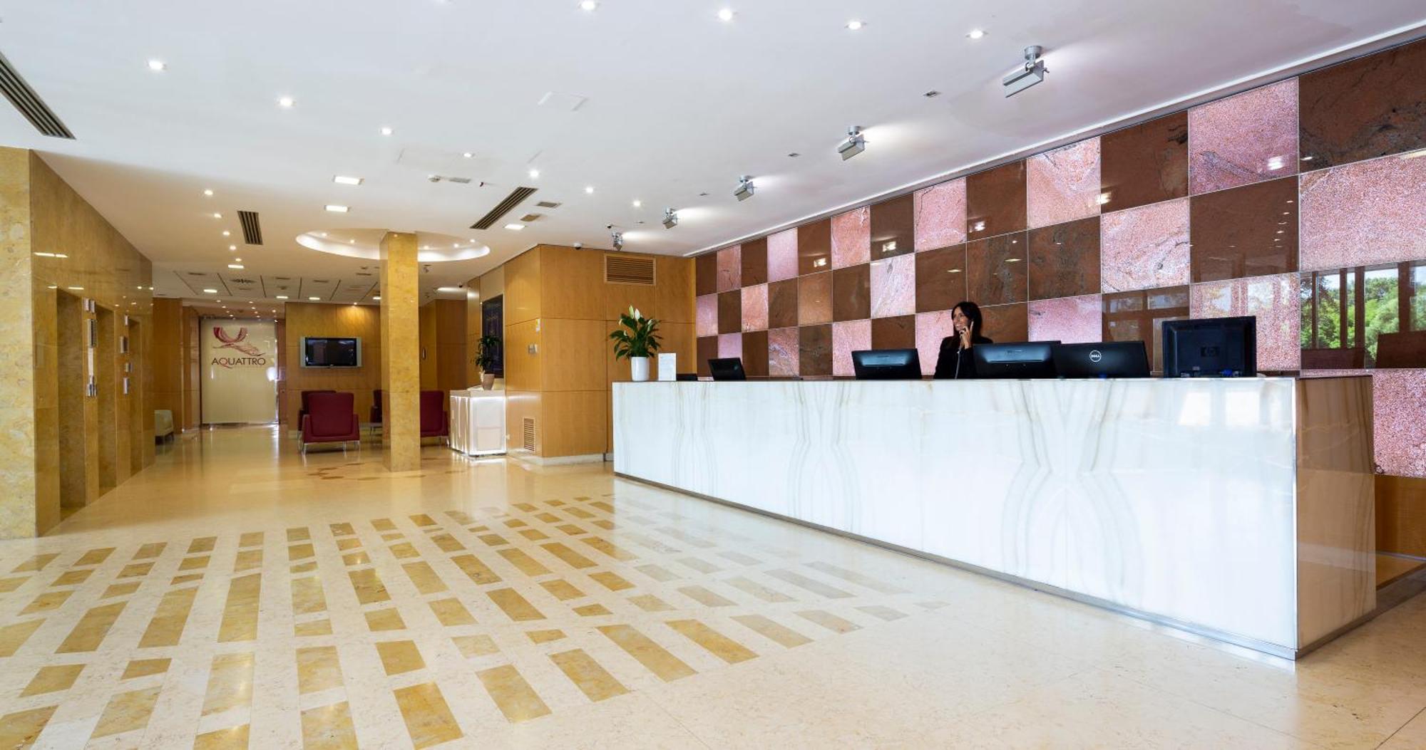 Crowne Plaza By Ihg