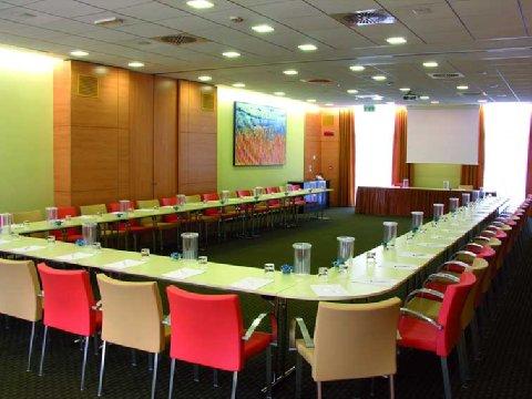 Crowne Plaza By Ihg